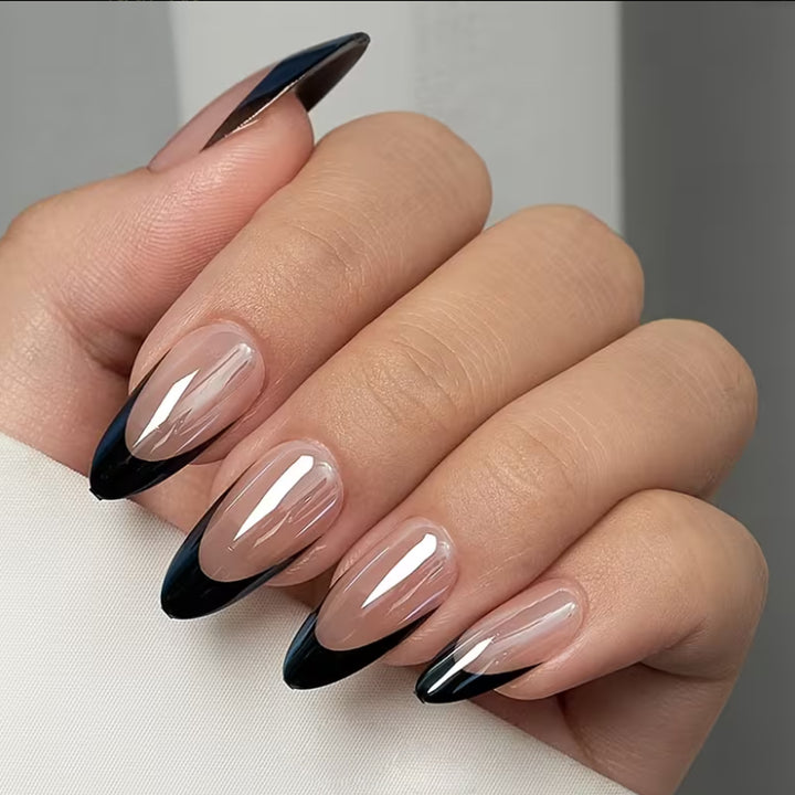 Stylische ovalen Nagelkunstverlängerungen Karnz