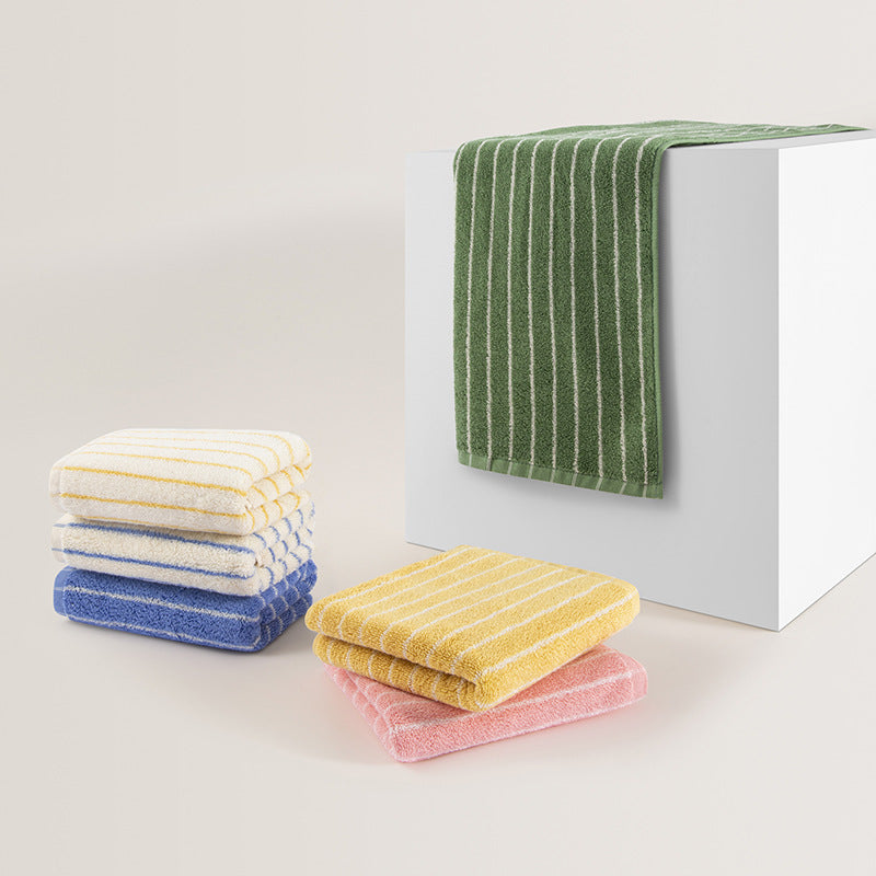 Damen Velours-Badetuch mit gestreiftem Design Karnz