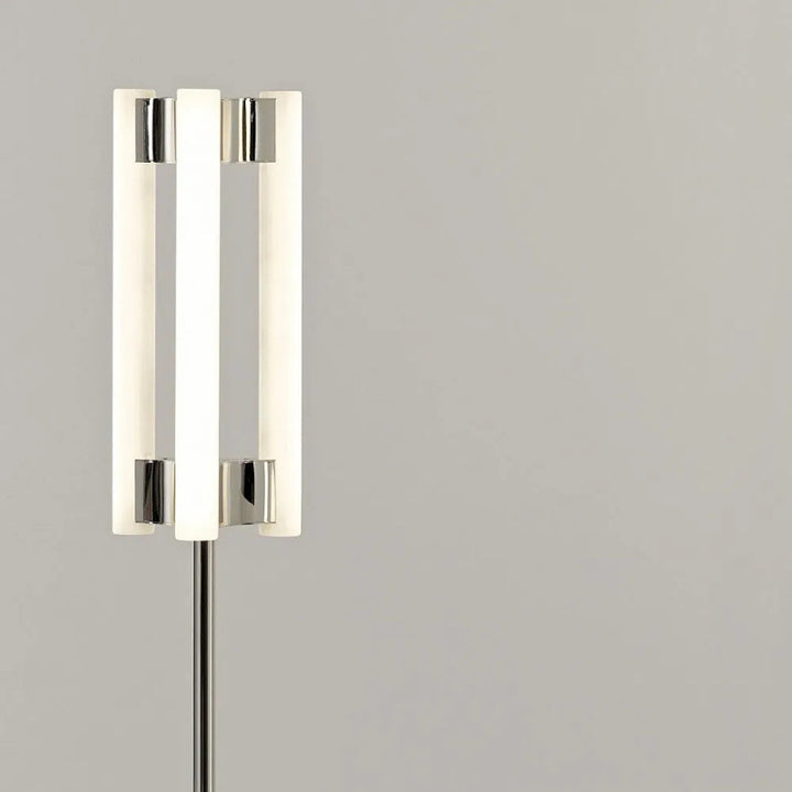 Minimalistische LED Stehlampe mit verstellbarer Höhe