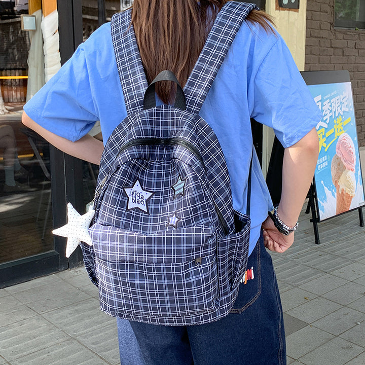 Stylischer praktischer Rucksack mit Karomuster Karnz