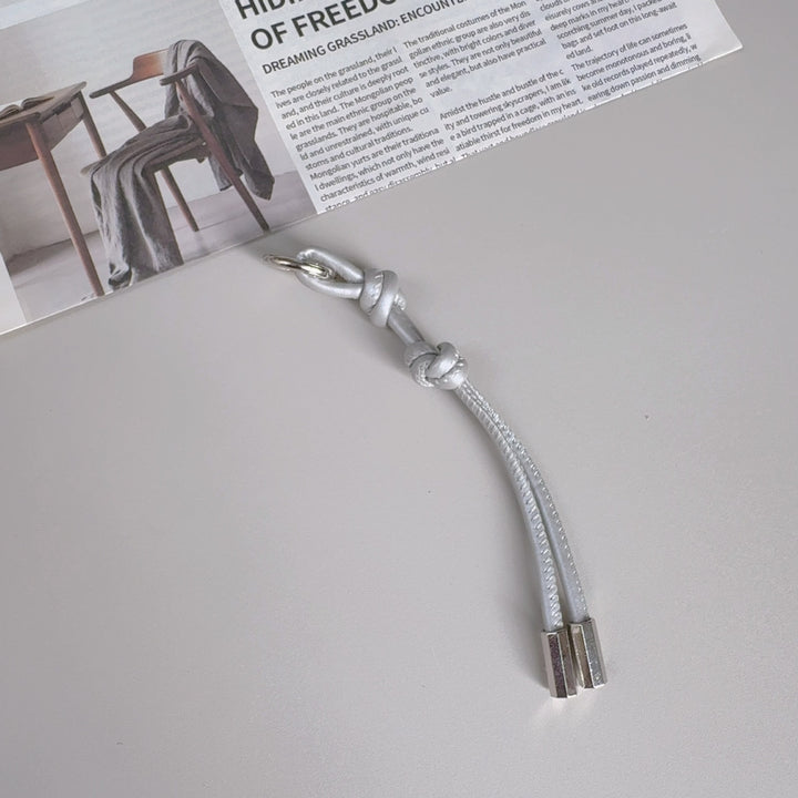 Stylischer Leder-Schlüsselanhänger Halter Karnz