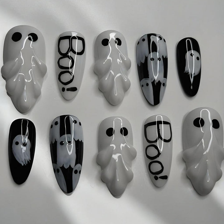 Halloween Kunstnagelset mit gruseligen Motiven und gleitendem Design Karnz