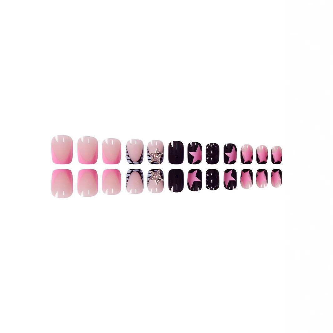 Dekoratives Press-On Nagelkunst Set Karnz