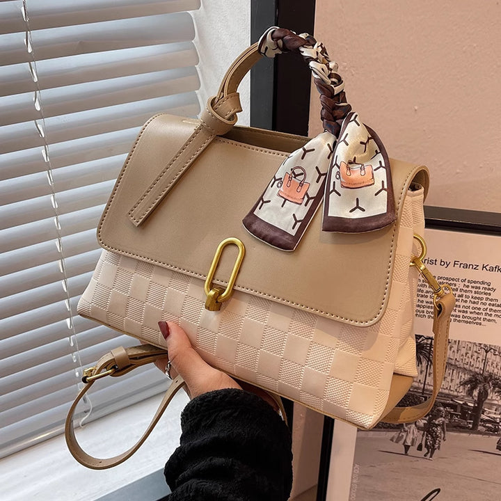 Strukturierte Tote-Handtasche Karnz