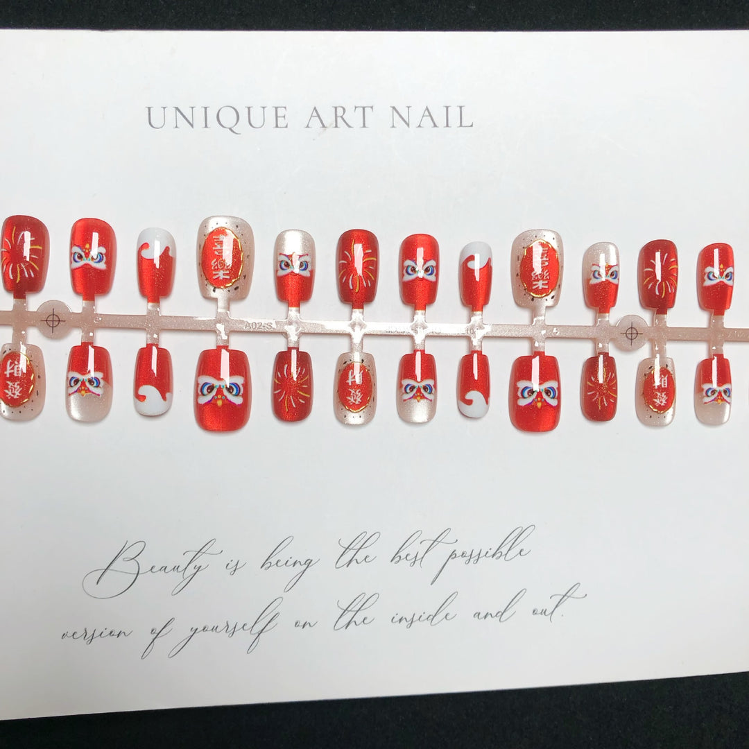 Künstlerisches rotes Press-On-Nagelkunst-Set