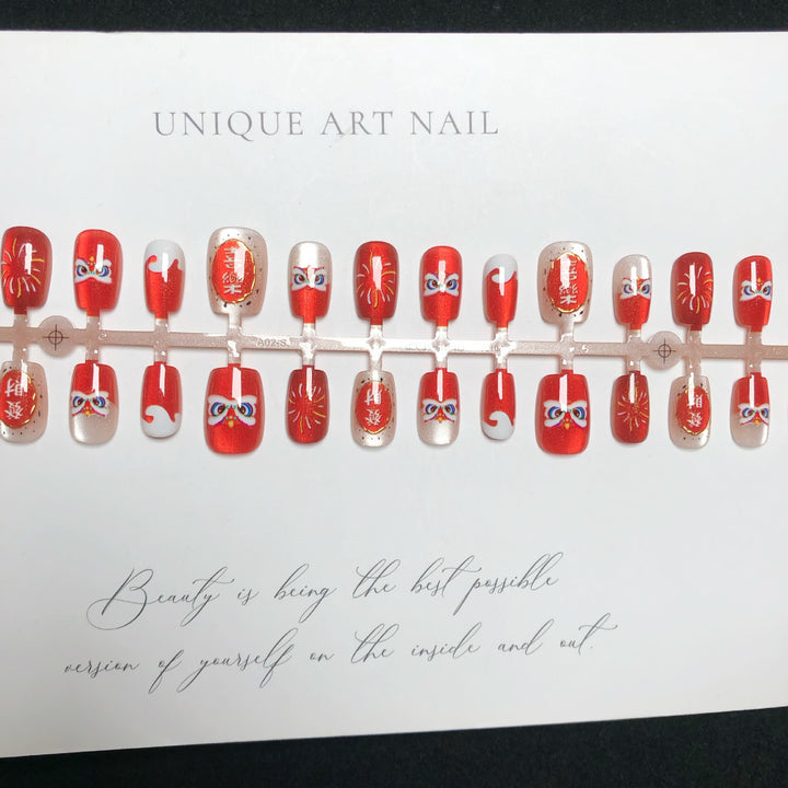 Künstlerisches rotes Press-On-Nagelkunst-Set