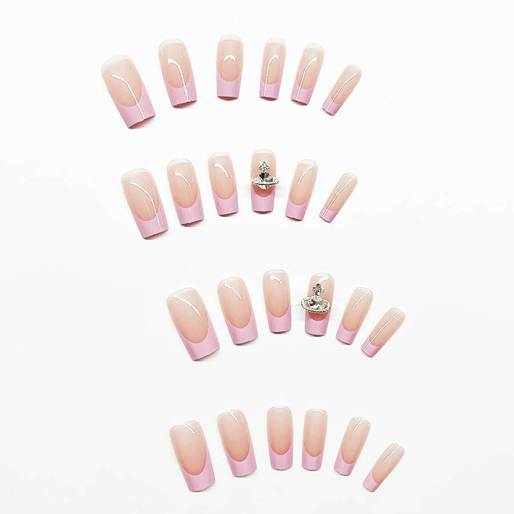 Kunstnagelset mit luxuriösen Blüten- und Strassverzierungen Karnz