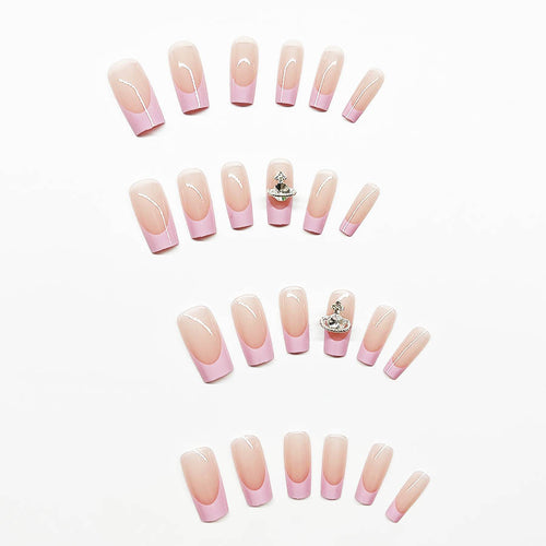 Kunstnagelset mit luxuriösen Blüten- und Strassverzierungen Karnz