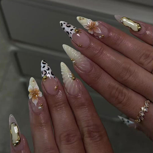 Ornate Stiletto Nagelkunst Erweiterungen Karnz