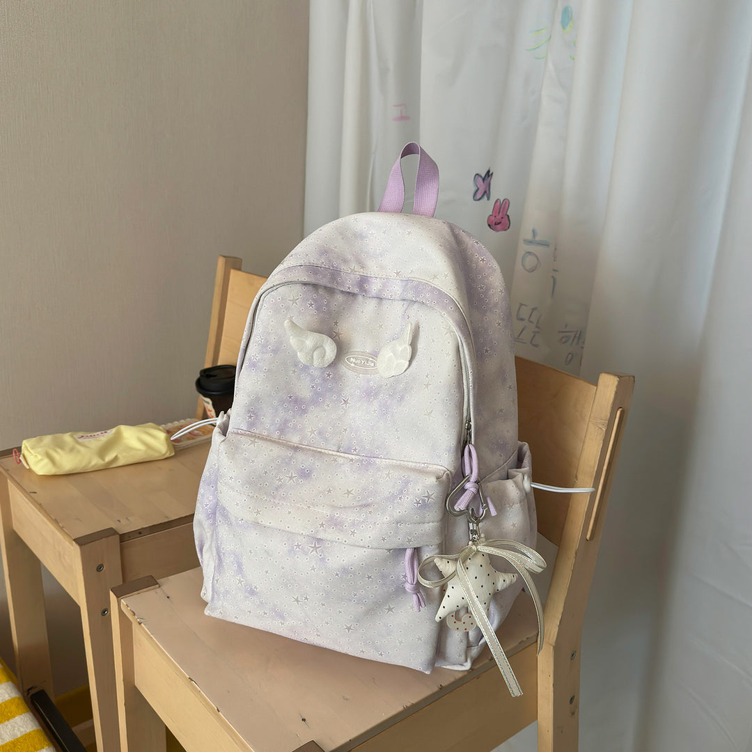 Funktionaler Rucksack mit dekorativen Flügelakzenten Karnz