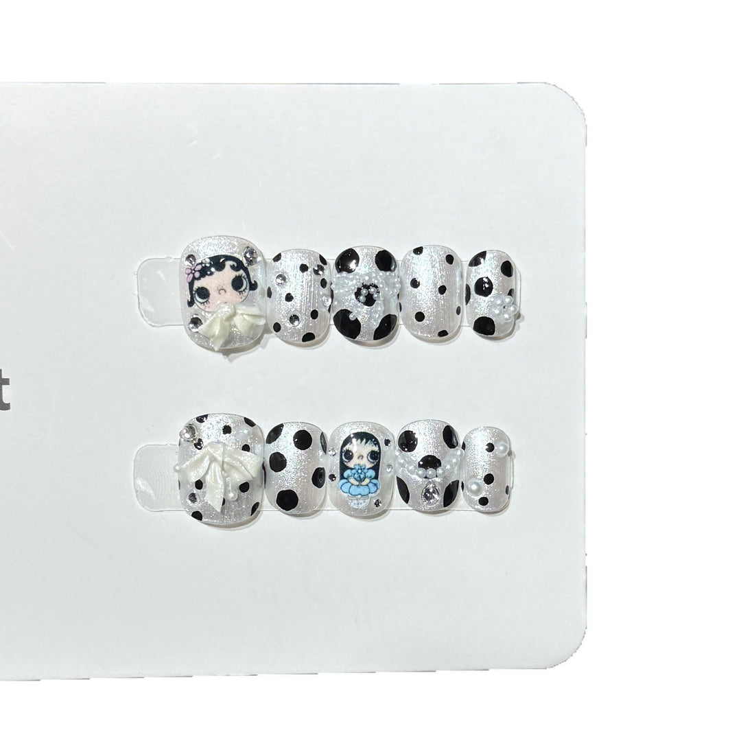 Verspieltes Charakter Press-On Nail Art Set Karnz