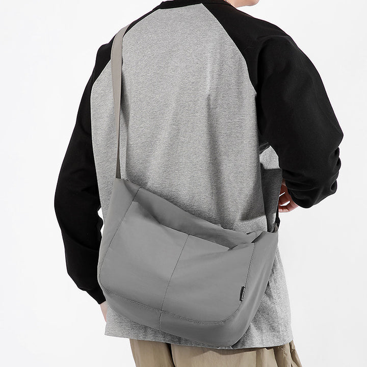 Zeitgenössische stilvolle Schultertasche Karnz