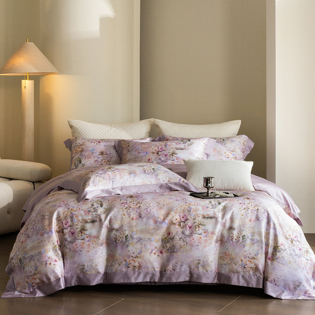 Feinsatin-Bettgarnitur mit floraler Aquarellbordüre und Satinkante