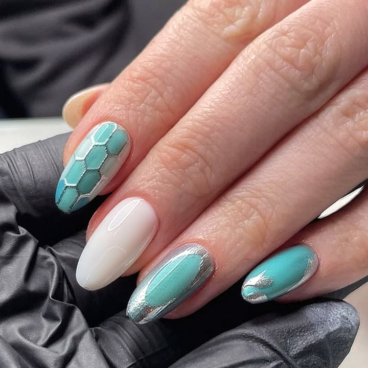 Dekoratives Gel Press-On Nail Set Karnz