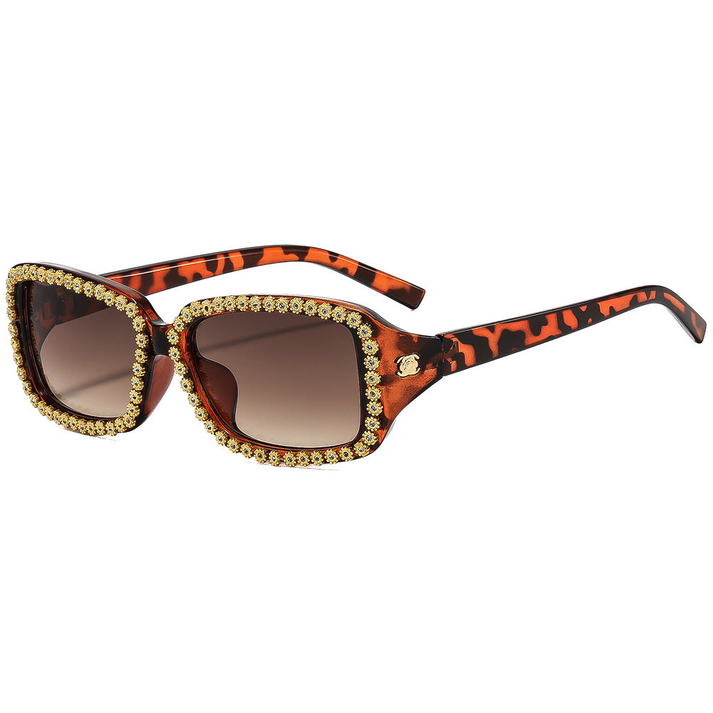 Damen Sonnenbrille mit glamourösem Strassrahmen Karnz