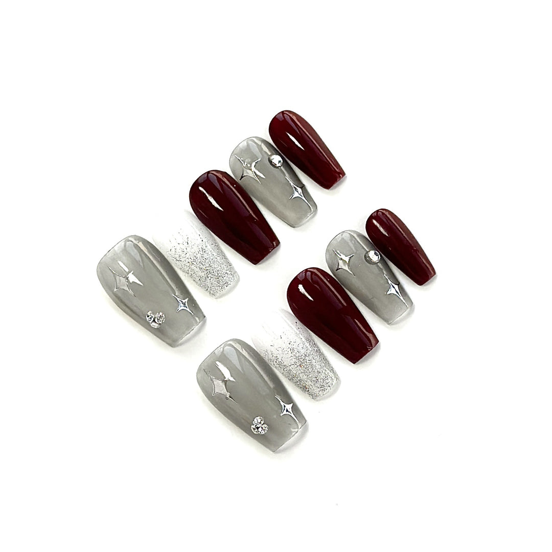 Elegantes Press-On Nagelset mit Glitzer und Strassakzenten