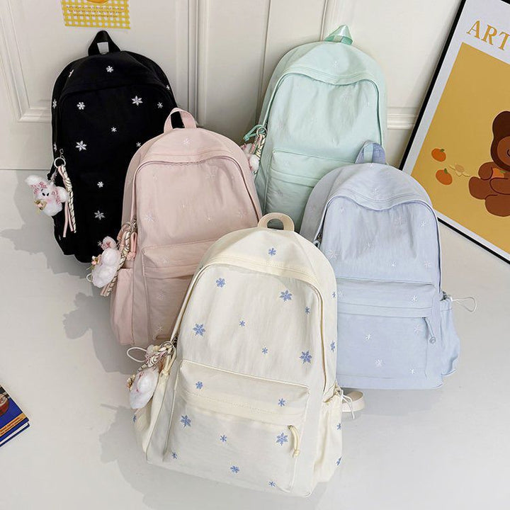 Verspielter Rucksack mit Feinen Stickereien Karnz