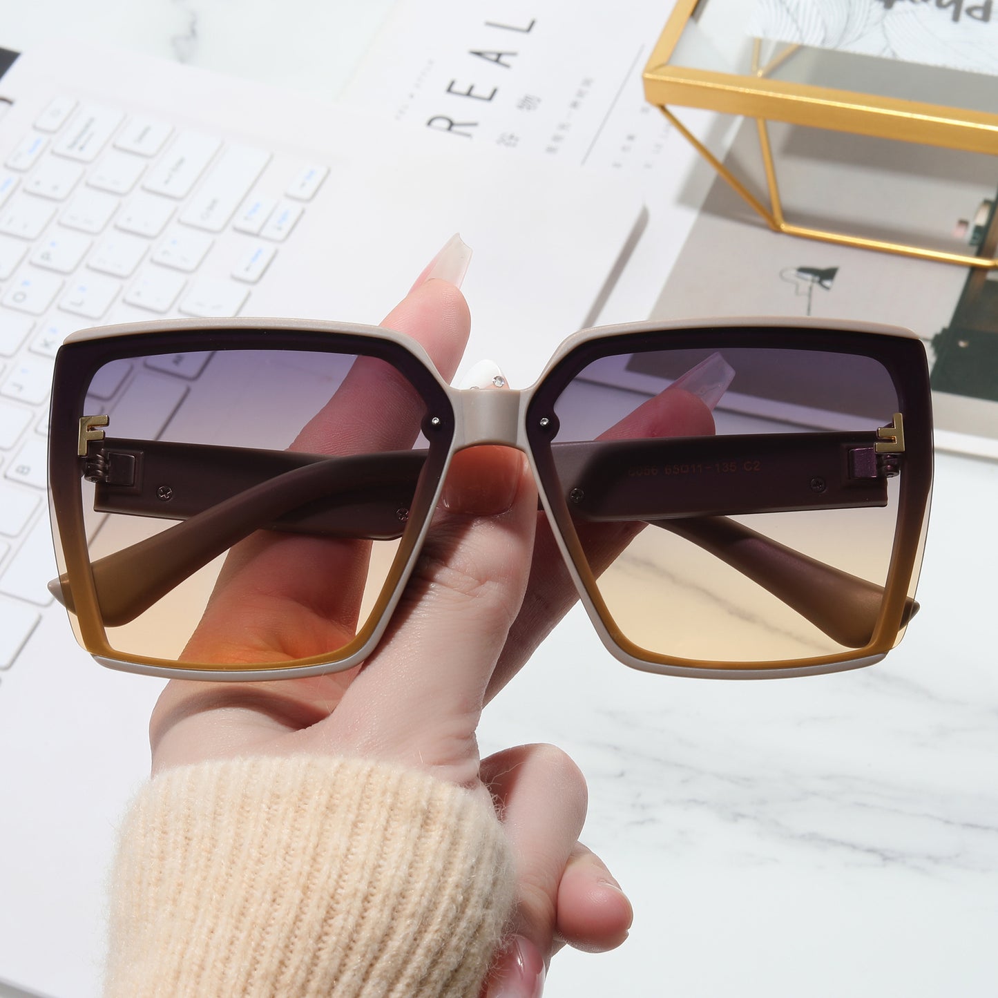 Damen oversized Sonnenbrille mit markantem Rahmen Karnz