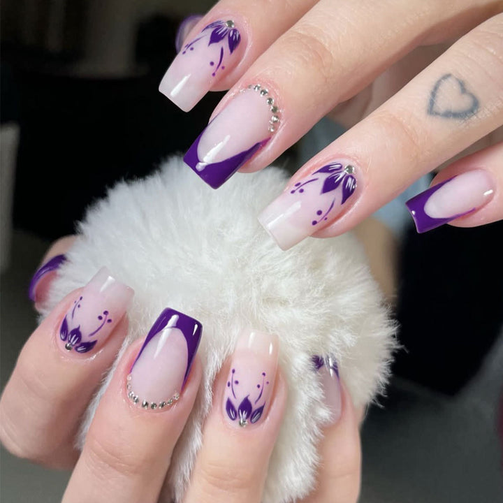 Künstlerische florale Acryl-Nagelerweiterungen Karnz