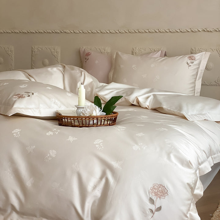 Luxuriöses Baumwollsatin-Bettbezug-Set mit feiner Rosenstickerei und Jacquard-Relief