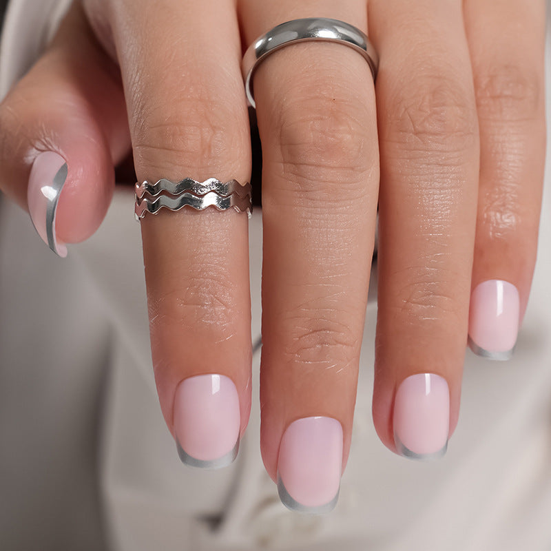 Künstliche Nägel Im Natürlichen French-Tip Design Karnz