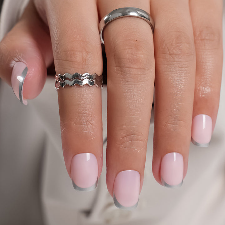 Künstliche Nägel Im Natürlichen French-Tip Design Karnz