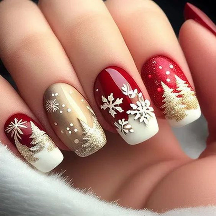 Kunstnägel mit Festlichem Winterdesign Karnz