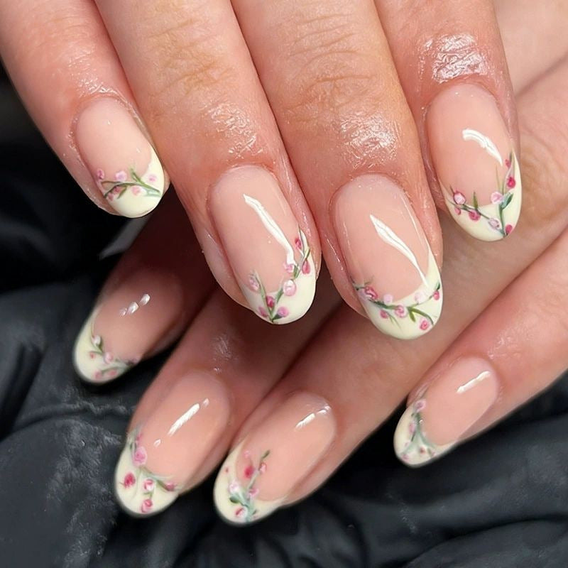 Blumenmuster-Nagelkunstverlängerungen Karnz