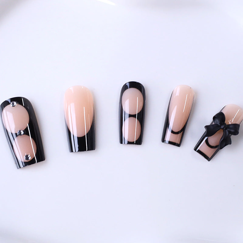 Dekorative Nagelkunst Verlängerungen Karnz