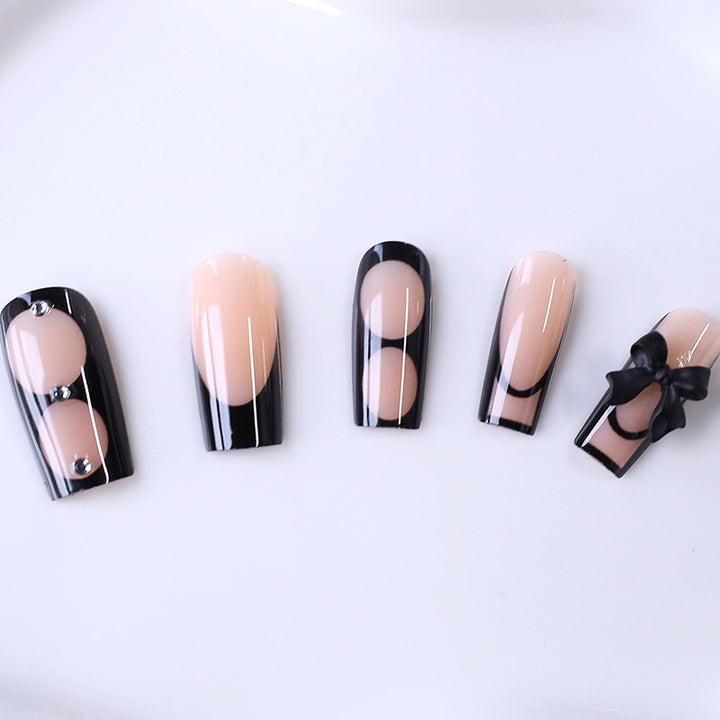 Dekorative Nagelkunst Verlängerungen Karnz