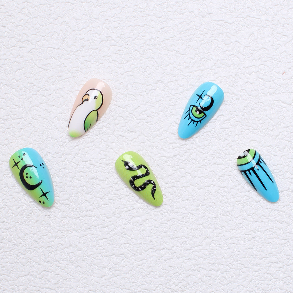 Kunstnagelset mit verspielten Tiermotiven und auffälligen 3D-Designs Karnz