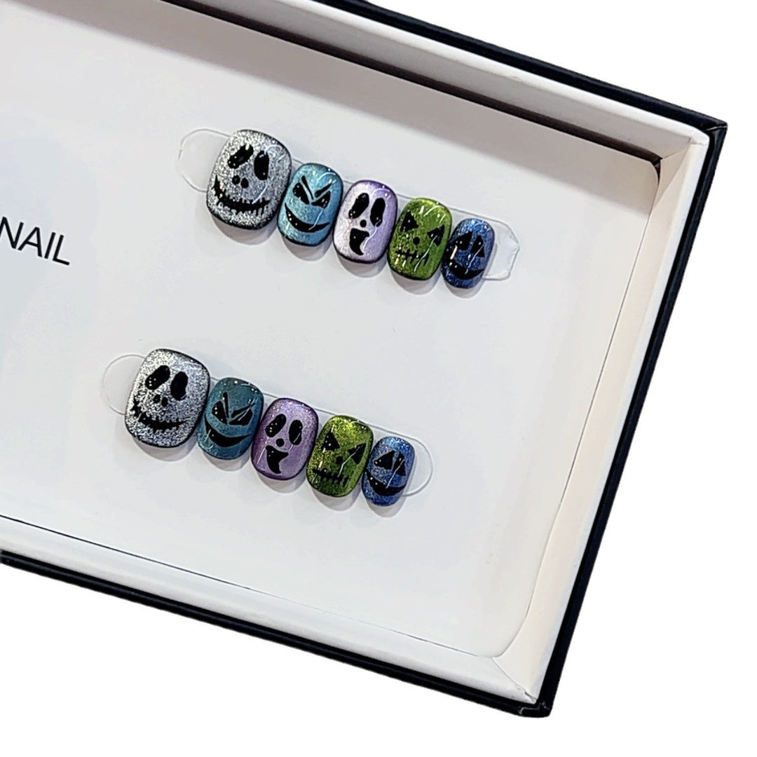 Kreatives thematisches Press-On-Nagelset Karnz