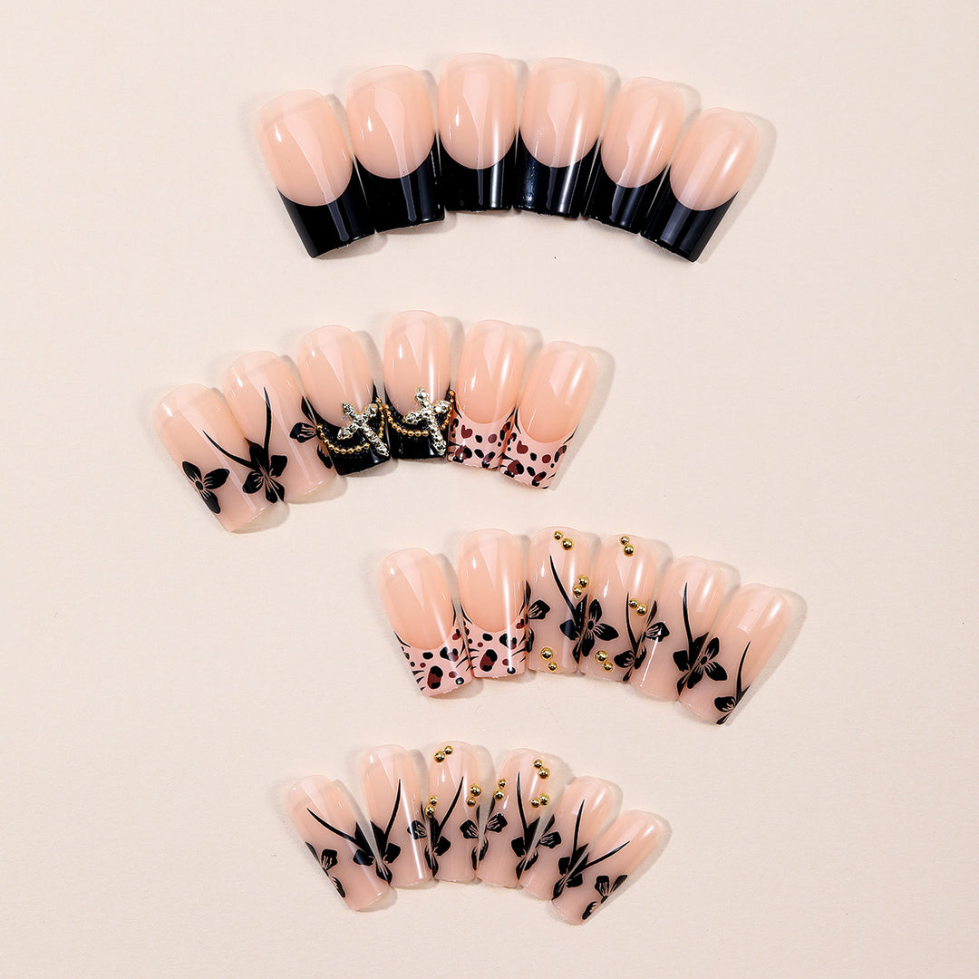 Künstlerische Druck-Nagelerweiterungen Karnz