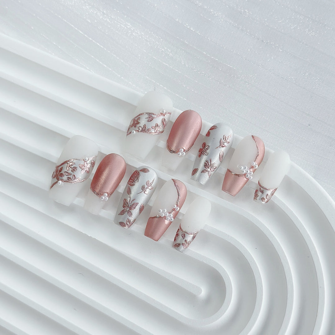 Deluxe Floral Press-On Nail Art Set