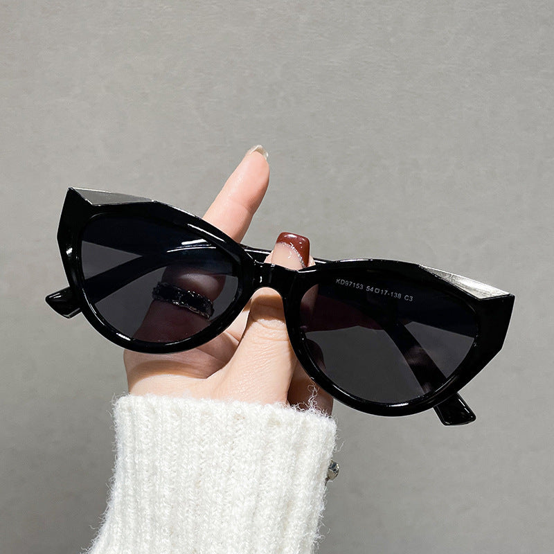 Damen modische Cat-Eye Sonnenbrille mit glänzenden Details Karnz