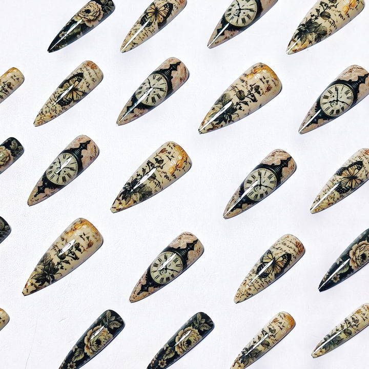 Kreative Kunstnägel mit Vintage-Inspiriertem Design Karnz