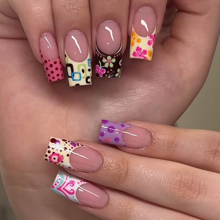Künstlerische Acryl Nageldesigns Karnz