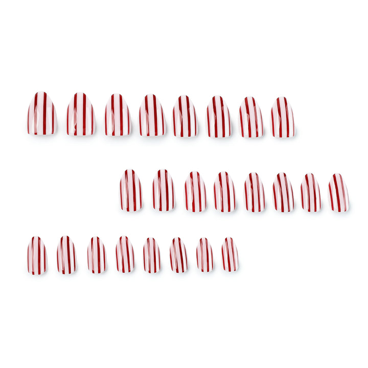 Kunstvolle Nailart mit gestreiftem Design Karnz