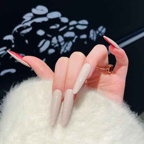 Stiletto Press-On Nagelkunstset mit eleganten French Tips Karnz