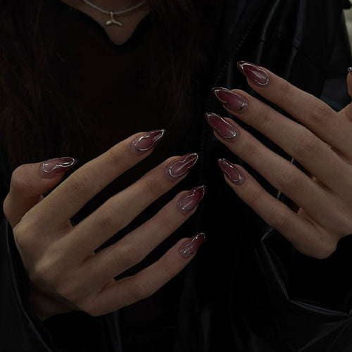 Kunstnagelset mit eleganten Ombre-Effekten Karnz