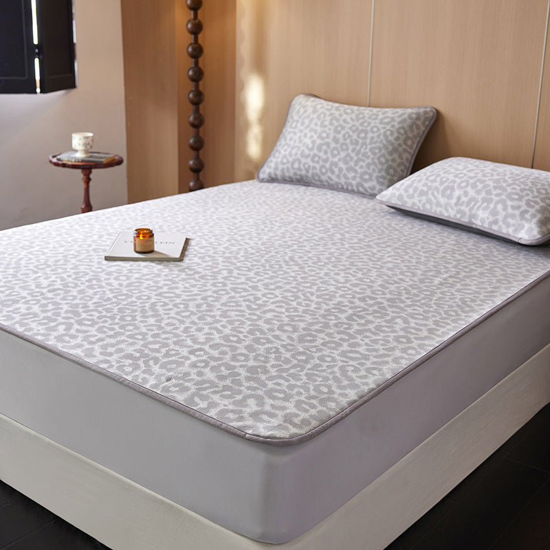 Gepolsterter atmungsaktiver Matratzentopper mit Blatt‑Jacquard