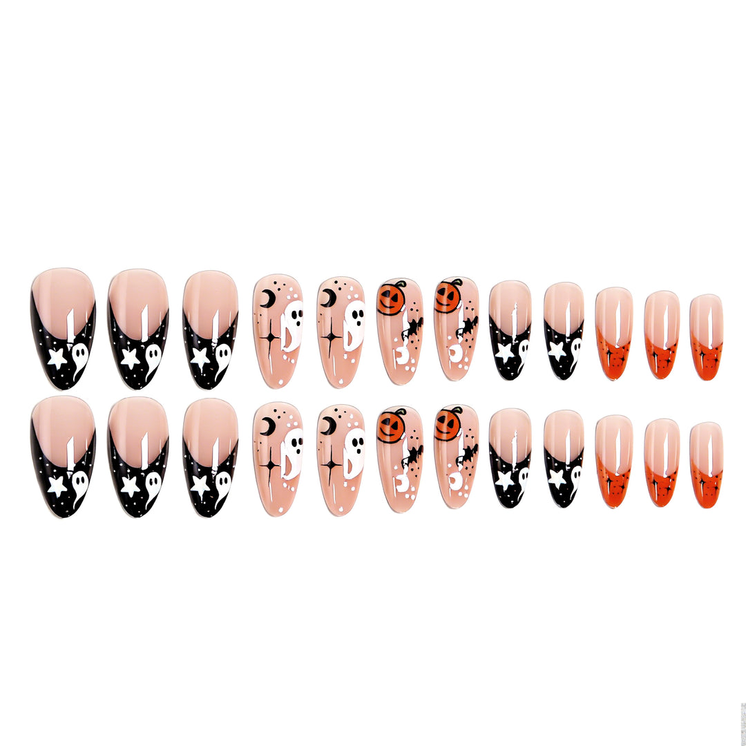 Kunstnägel im Halloween-Design mit Geistern und Kürbis-Motiven Karnz