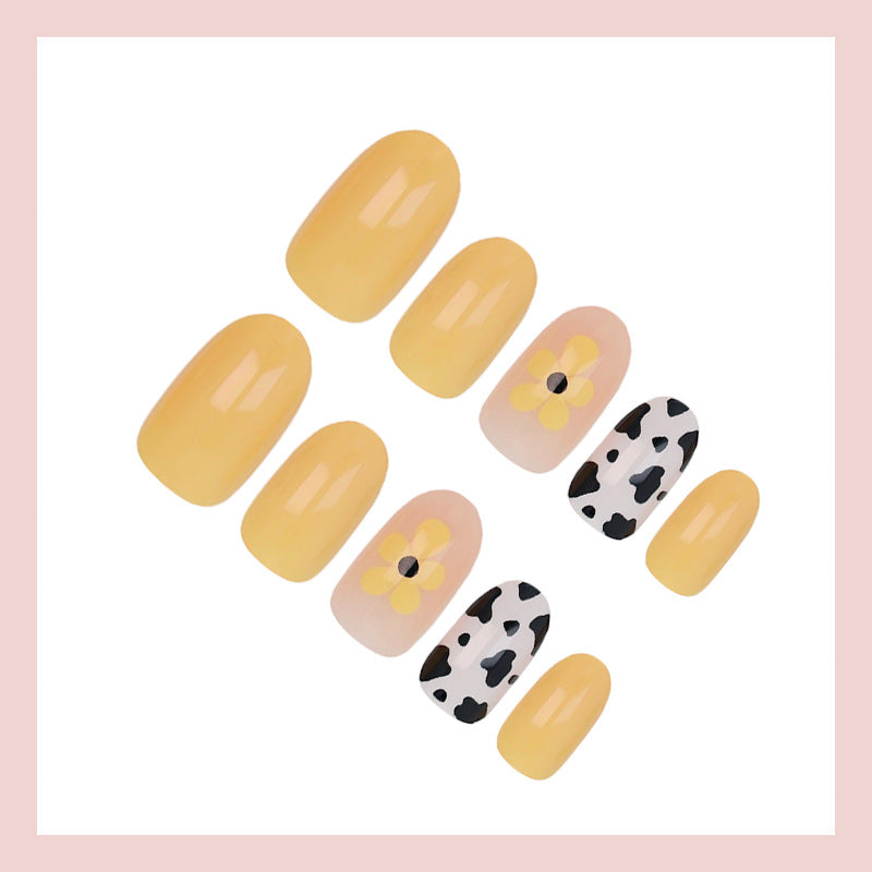 Kunstnagelset mit floralen und trendigen Tiermustern Karnz
