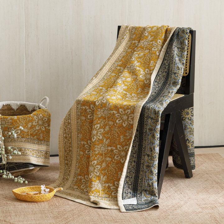 Umkehrbare gesteppt Kantha-Wurfdecke mit floralem Blockdruck