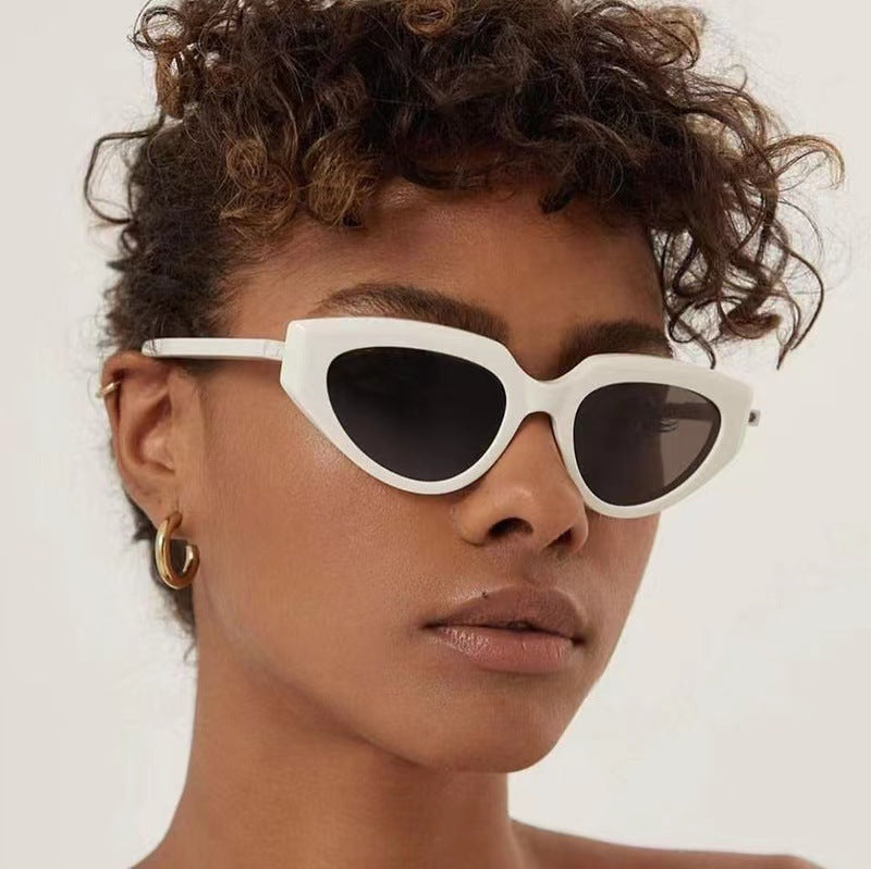 Damen stylische Cat-Eye Sunglasses mit strapazierfähigem Kunststoffrahmen Karnz