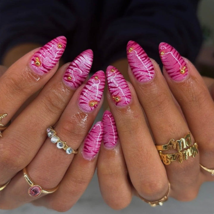 Künstlerisches Press-On-Nagelkunst-Set Karnz