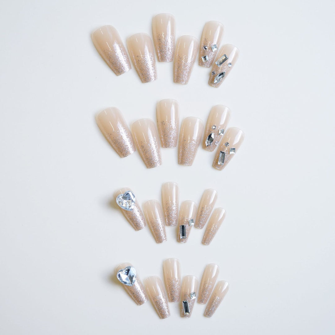 Funkelndes Strass-Kunstnagel-Set Karnz
