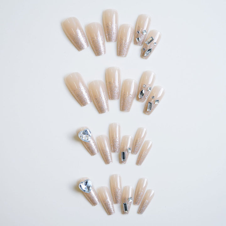Funkelndes Strass-Kunstnagel-Set Karnz