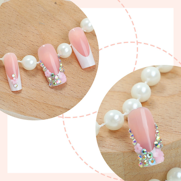 Dekoratives Press-On-Nagelset mit eleganten Akzentdesigns Karnz