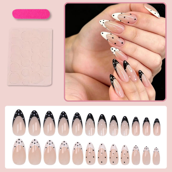 Kunstnagelset mit elegantem Punkt- und Spitzen Design Karnz